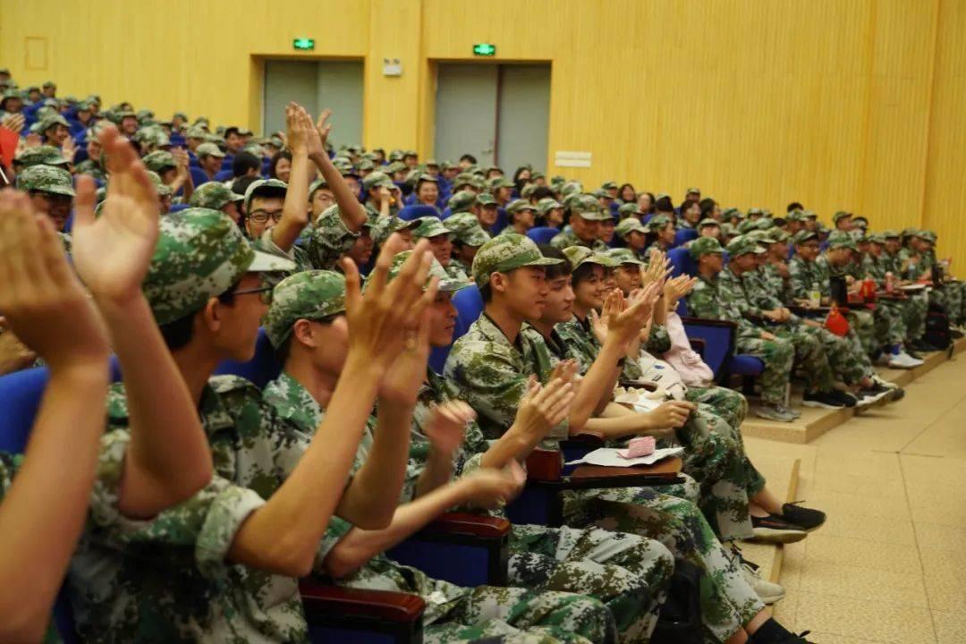 丁纯主持召开市委常委会会议